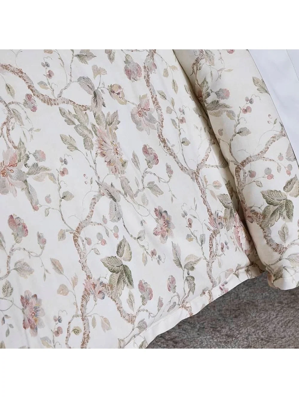 Ralph Lauren Home Elsie Duvet in Cream, Size Full/Queen, NEW with Tag